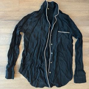 Black Too with light pink trim